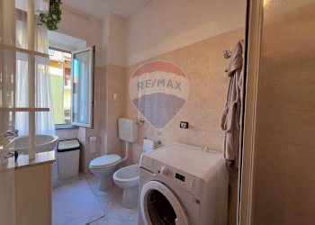 Bagno - Bilocale piazza vittorio veneto
 
47, Invorio - foto 13