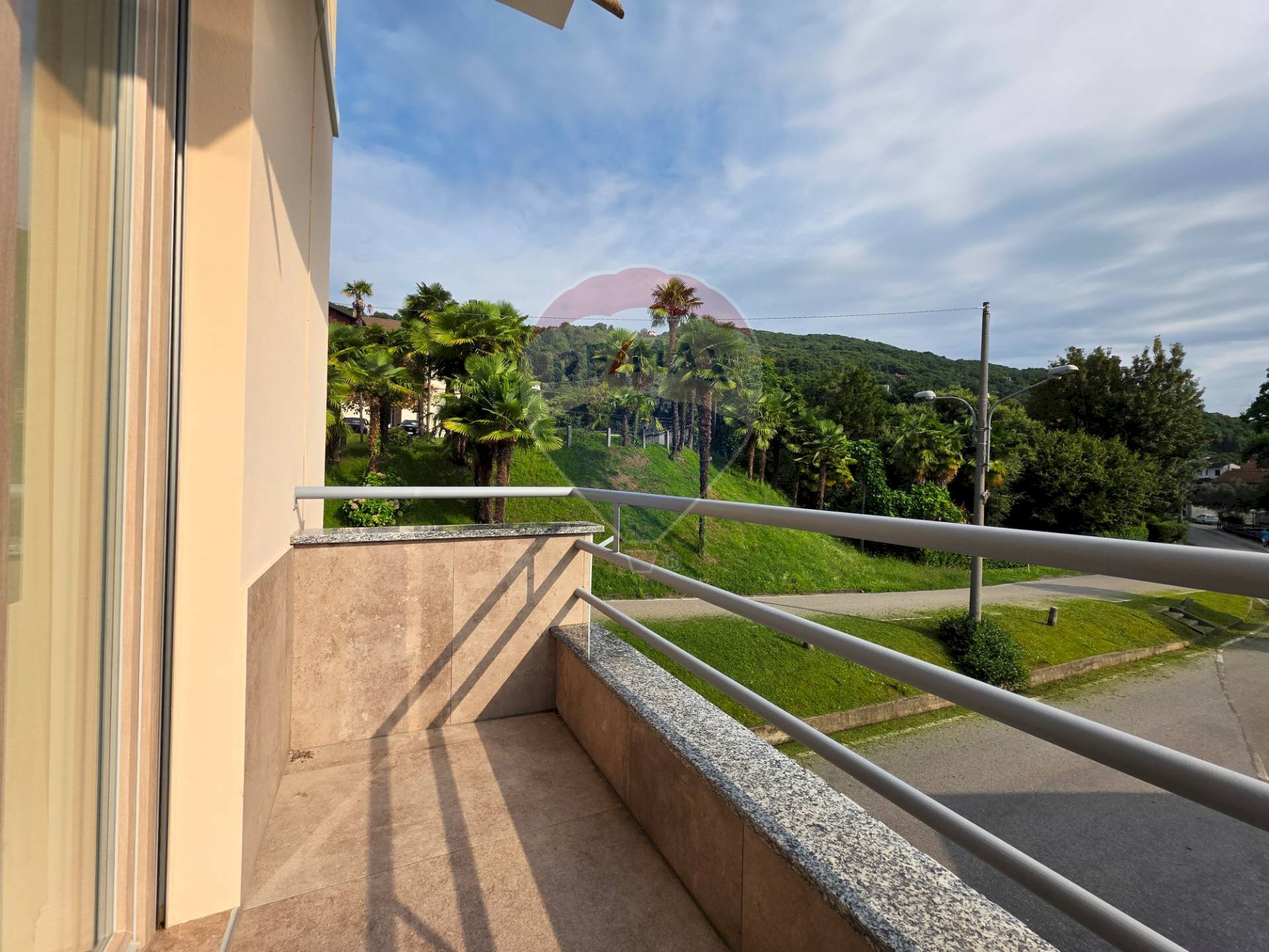 Balcone - Casa indipendente via alle zappe
 
2, Lesa - foto 3