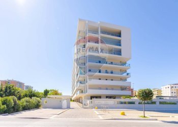 Edificio all\'aperto - Quadrilocale Via Giovanni Gentile
 
59/61, Bari - foto 1