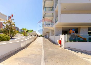 Edificio all\'aperto - Quadrilocale Via Giovanni Gentile
 
59/61, Bari - foto 2