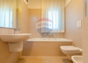 Bagno - Quadrilocale Via Giovanni Gentile
 
59/61, Bari - foto 9