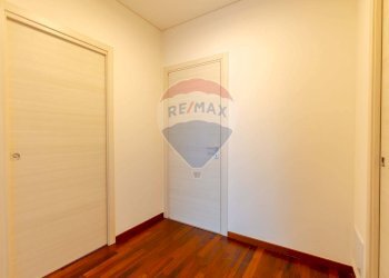 Stanza vuota - Quadrilocale Via Giovanni Gentile
 
59/61, Bari - foto 13