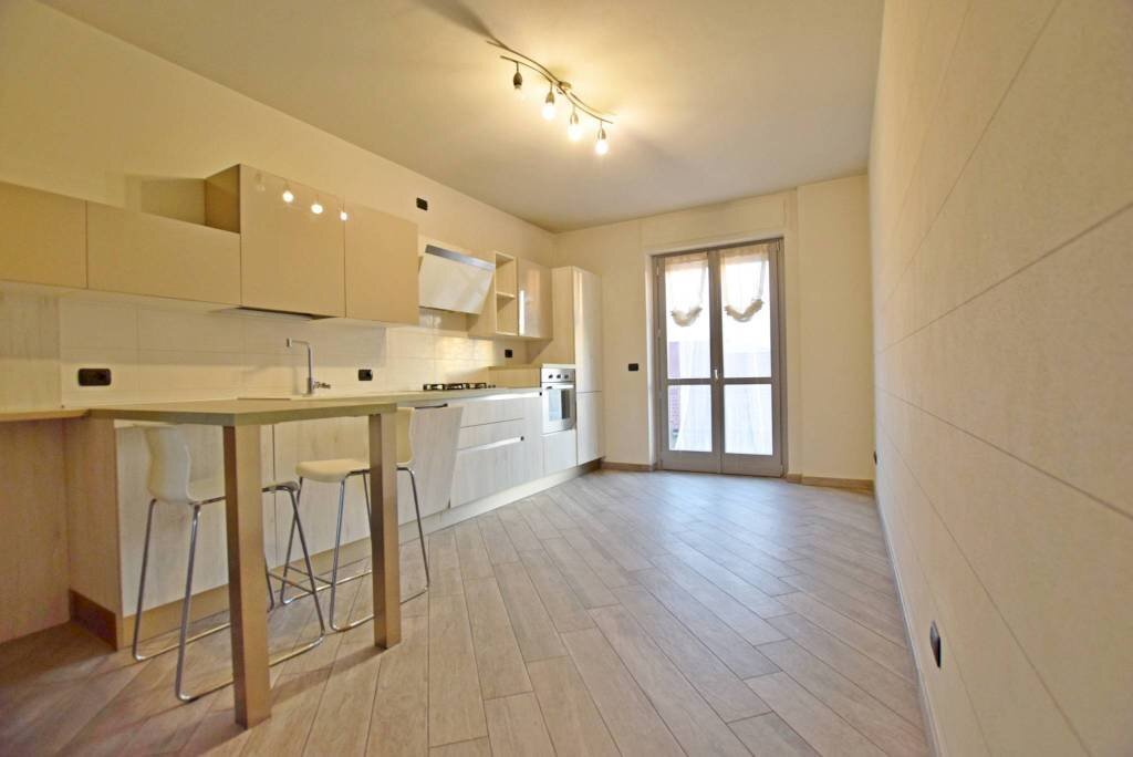 Cucina - Trilocale via Roma, 111, Pianfei - foto 2