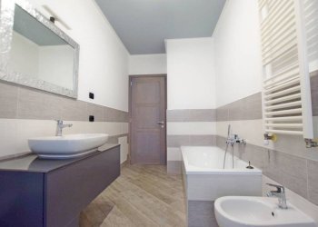 Bagno - Four-room apartment via Roma, 111, Pianfei - photo 14
