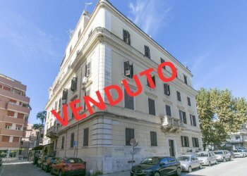 Facciata - Quadrilocale piazza 1 Maggio, 4, Anzio - foto 1