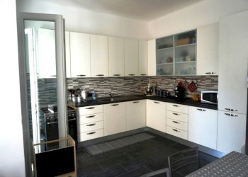 Cucina - Trilocale via San Pietro della Foce, Arenzano - foto 7