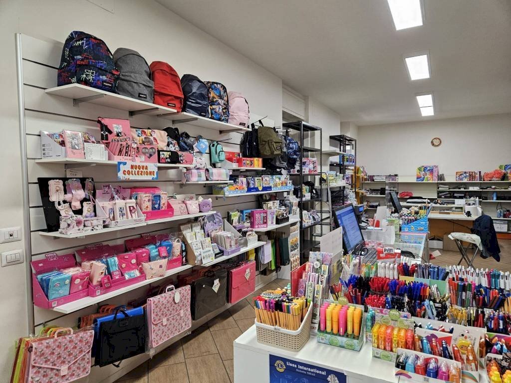 Interno non residenziale - Stationery - Bookshop corso Camillo Benso di Cavour, 27, Acqui Terme - photo 3