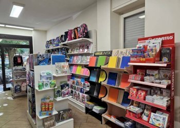 Interno non residenziale - Cartoleria - Libreria corso Camillo Benso di Cavour, 27, Acqui Terme - foto 1
