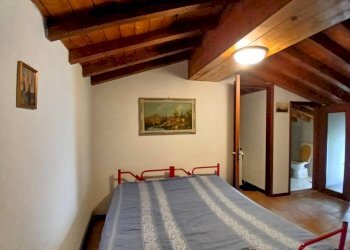 Camera da letto - Villa a Schiera via San Martino, 6, Castione Andevenno - foto 11