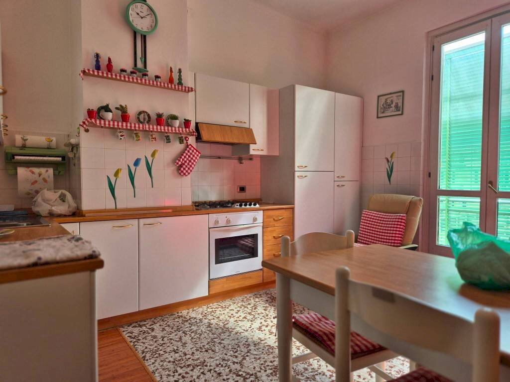 Cucina - Bilocale corso Nizza, 43, Cuneo (zona Centro) - foto 2