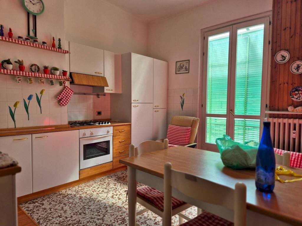 Cucina - Bilocale corso Nizza, 43, Cuneo (zona Centro) - foto 3