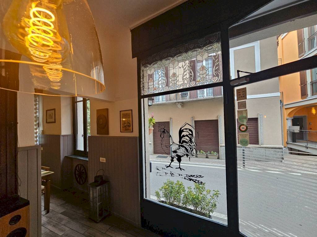 Interno non residenziale - Ristorante via Roma, 4, Cantello - foto 2