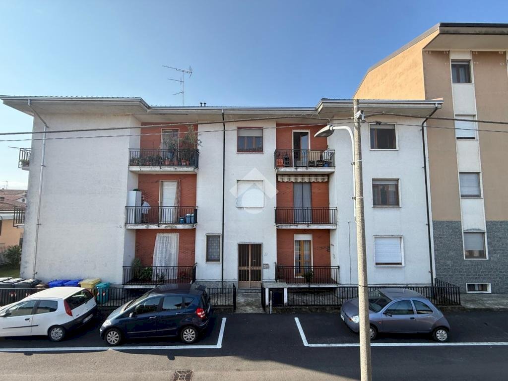 Three-room apartment Via Monviso, Santhià - photo 1