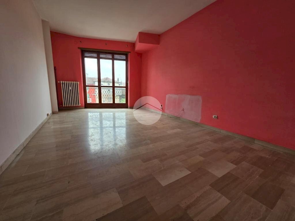 Four-room apartment Piazza Vittorio Emanuele II, San Benigno Canavese - photo 1