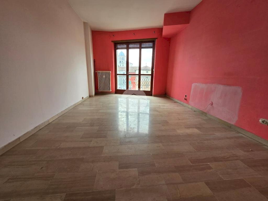 Quadrilocale Piazza Vittorio Emanuele II, San Benigno Canavese - foto 1