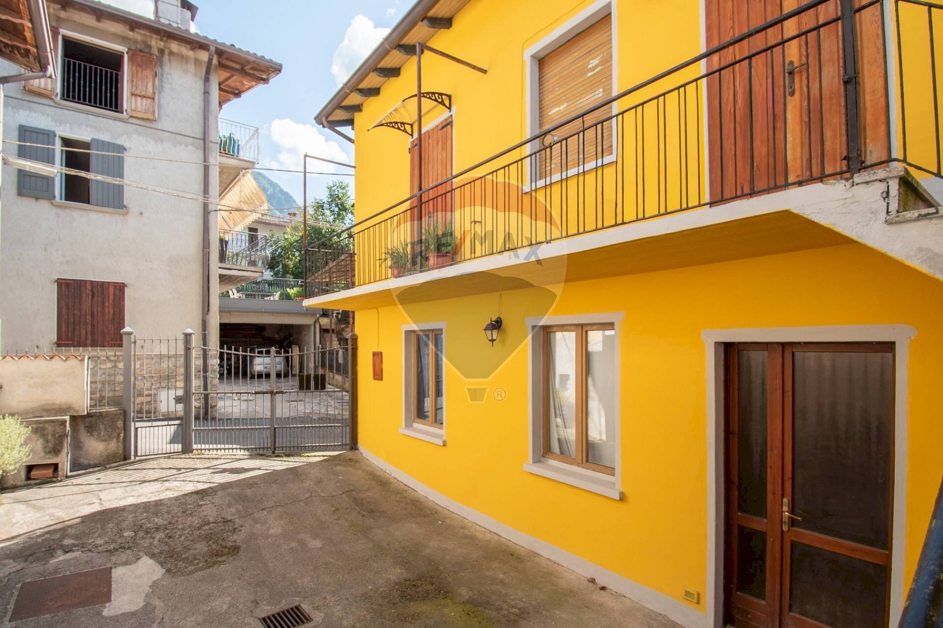 Independent house Via Giuseppe Mazzini, 14
Collepiano, Marone - photo 2