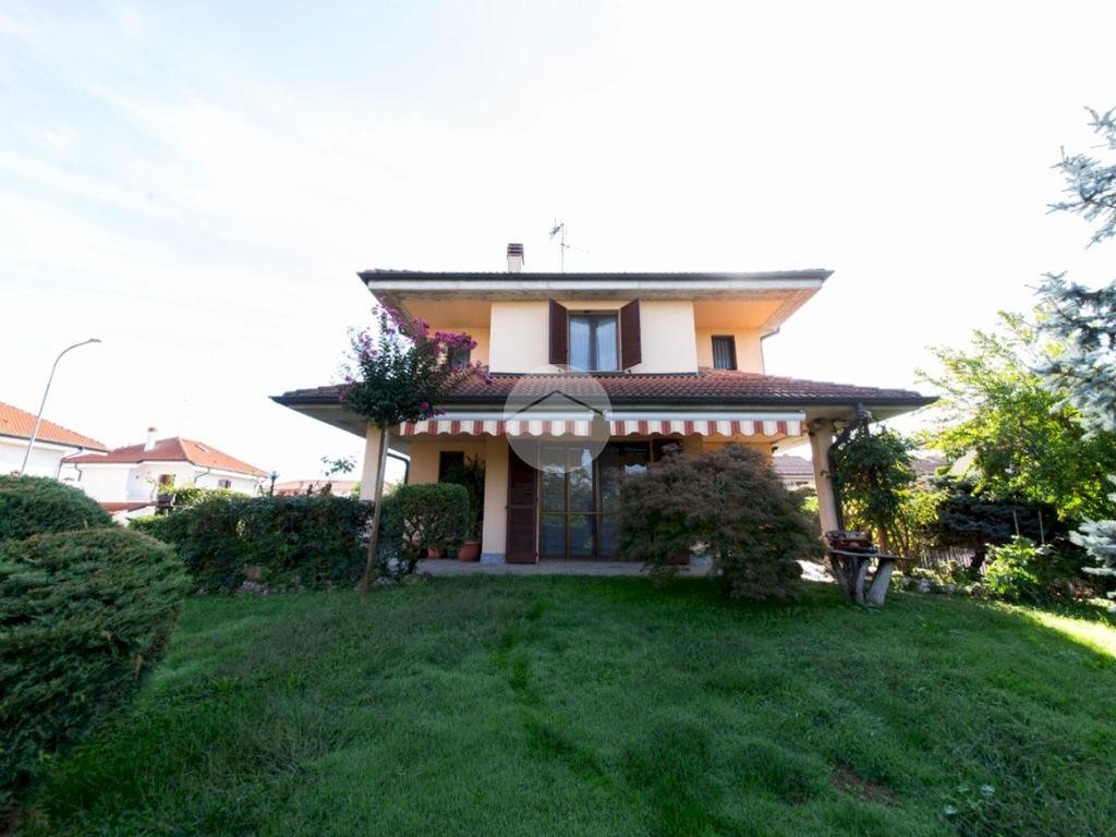 Terraced Villa Via Don G. Colombo, Rosate - photo 1