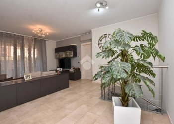 Three-room apartment Via Aldo Moro, Vignate - photo 12