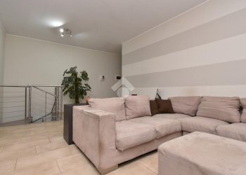 Three-room apartment Via Aldo Moro, Vignate - photo 14