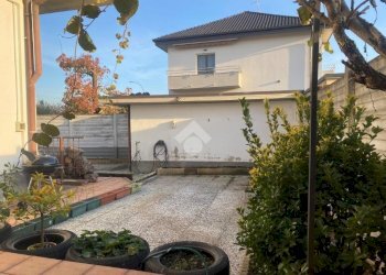 Portion of a house Via Don Primo Mazzolari, Parabiago - photo 8