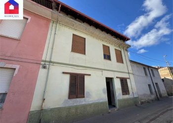 Portion of a house Guspini - photo 1