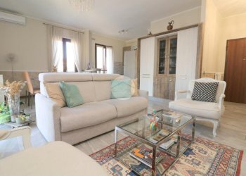 Three-room apartment Via Dei Cornaggia, Rho - photo 2
