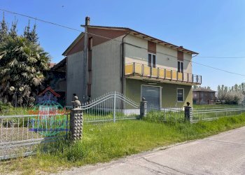 Foto 3 - Villa Via Paratore
 
2, Cento - foto 3