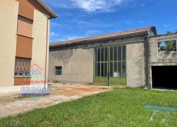 Foto 9 - Villa Via Paratore
 
2, Cento - foto 9