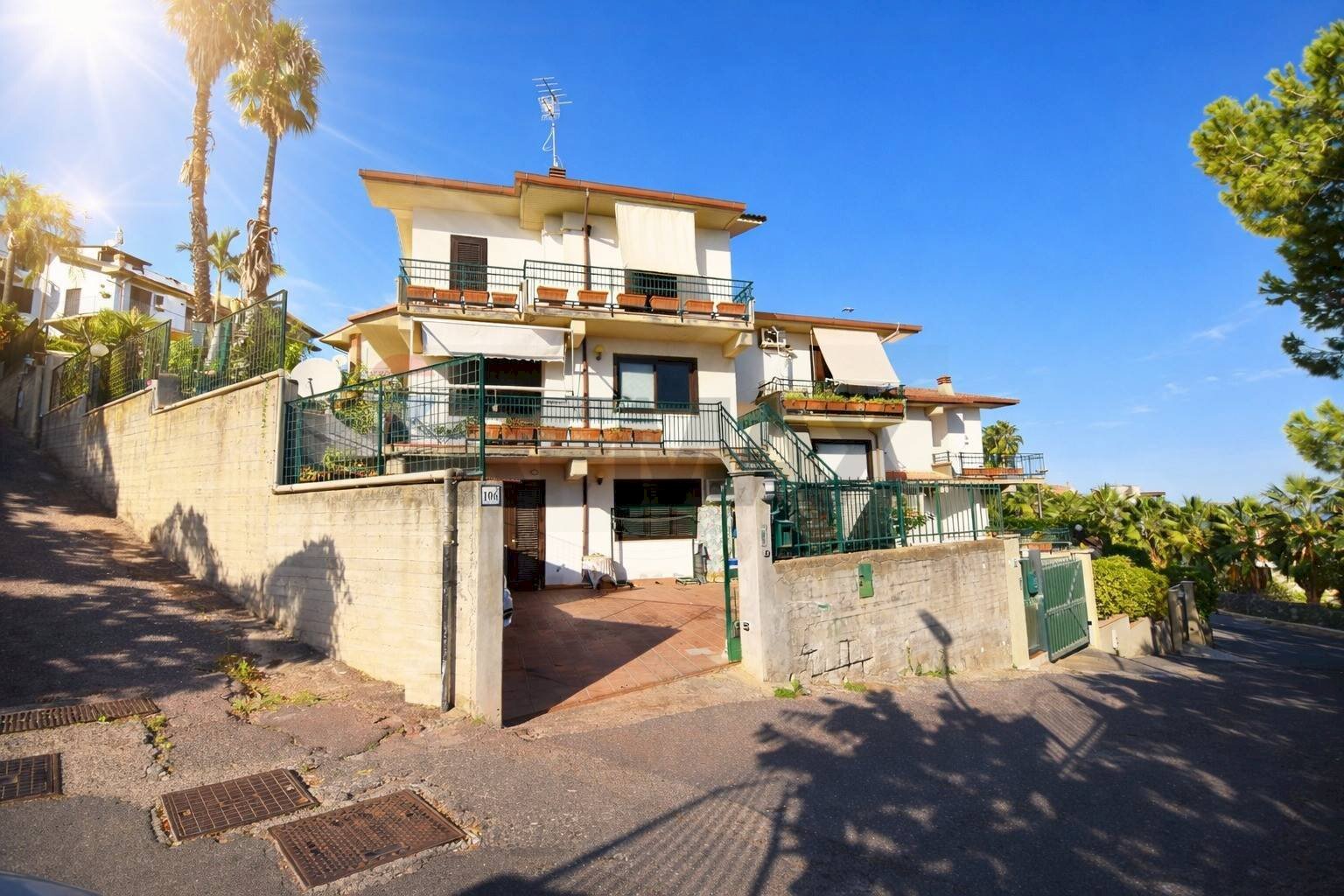 Casa all\'aperto - Villa via Dei Ciclopi
 
106, Aci Catena - foto 1