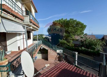 Balcone - Villa via Dei Ciclopi
 
106, Aci Catena - foto 4