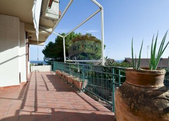 Balcone - Villa via Dei Ciclopi
 
106, Aci Catena - foto 6