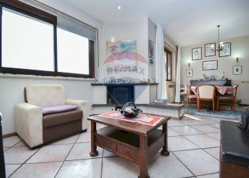 Sala da pranzo - Villa via Dei Ciclopi
 
106, Aci Catena - foto 13