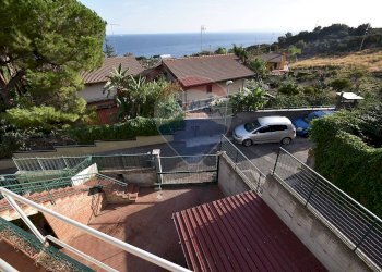 Balcone - Villa via Dei Ciclopi
 
106, Aci Catena - foto 20