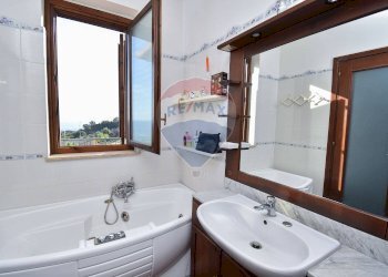Bagno - Villa via Dei Ciclopi
 
106, Aci Catena - foto 26