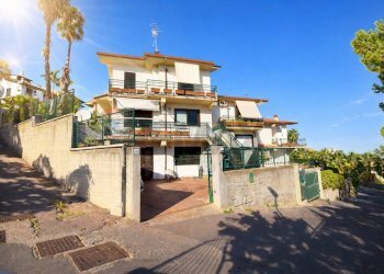 Casa all\'aperto - Villa via Dei Ciclopi
 
106, Aci Catena - foto 1