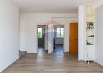 Stanza vuota - Quadrilocale Via Eugenio Barsanti
 
35, Catania - foto 1