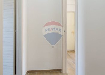 Hall / corridoio - Quadrilocale Via Eugenio Barsanti
 
35, Catania - foto 7