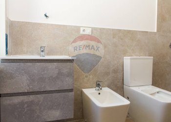 Bagno - Quadrilocale Via Eugenio Barsanti
 
35, Catania - foto 12