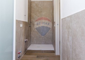 Bagno - Quadrilocale Via Eugenio Barsanti
 
35, Catania - foto 18