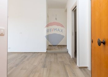 Hall / corridoio - Quadrilocale Via Eugenio Barsanti
 
35, Catania - foto 24