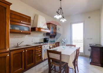 Cucina - Trilocale Viale Papa Giovanni XXIII
 
54, Camporotondo Etneo - foto 2