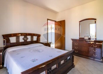 Camera / camera da letto - Trilocale Viale Papa Giovanni XXIII
 
54, Camporotondo Etneo - foto 6