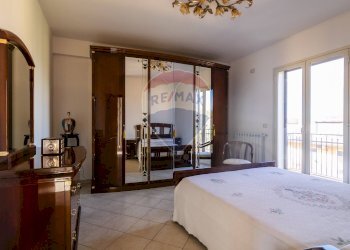 Camera / camera da letto - Trilocale Viale Papa Giovanni XXIII
 
54, Camporotondo Etneo - foto 8