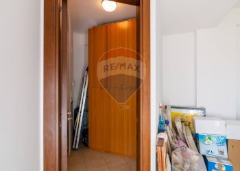 Camera / camera da letto - Trilocale Viale Papa Giovanni XXIII
 
54, Camporotondo Etneo - foto 12