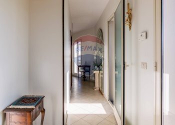 Hall / corridoio - Trilocale Viale Papa Giovanni XXIII
 
54, Camporotondo Etneo - foto 14