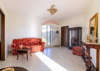 Soggiorno - Trilocale Viale Papa Giovanni XXIII
 
54, Camporotondo Etneo - foto 25