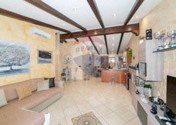 Soggiorno - Quadrilocale VIA SALVATORE GIUFFRIDA
 
15, Mascalucia - foto 5