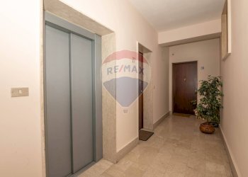 Hall / corridoio - Appartamento Viale Regina Margherita
 
173, Vizzini - foto 17