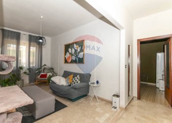 Soggiorno - Appartamento Viale Regina Margherita
 
173, Vizzini - foto 28