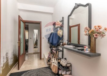 Hall / corridoio - Appartamento Viale Regina Margherita
 
173, Vizzini - foto 30